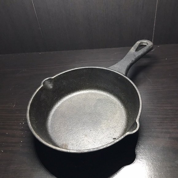 Delmonico's Dining Delmonicos 6 Inch Cast Iron Skillet Frying Pan